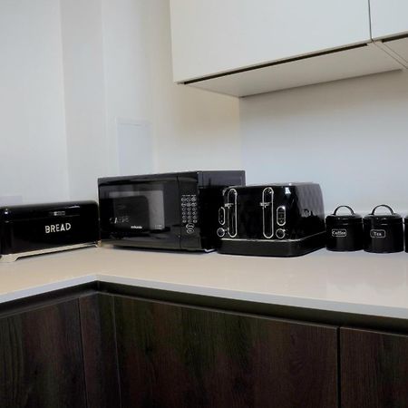 Manchester City Centre Apt With Balcony & Free Parking - Including Free 1-Hour Early Check-In For Bookings In June, Justeat Voucher For 2-Night Stays Minimum! Ngoại thất bức ảnh