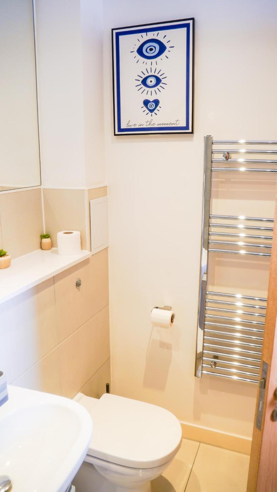 Manchester City Centre Apt With Balcony & Free Parking - Including Free 1-Hour Early Check-In For Bookings In June, Justeat Voucher For 2-Night Stays Minimum! Ngoại thất bức ảnh