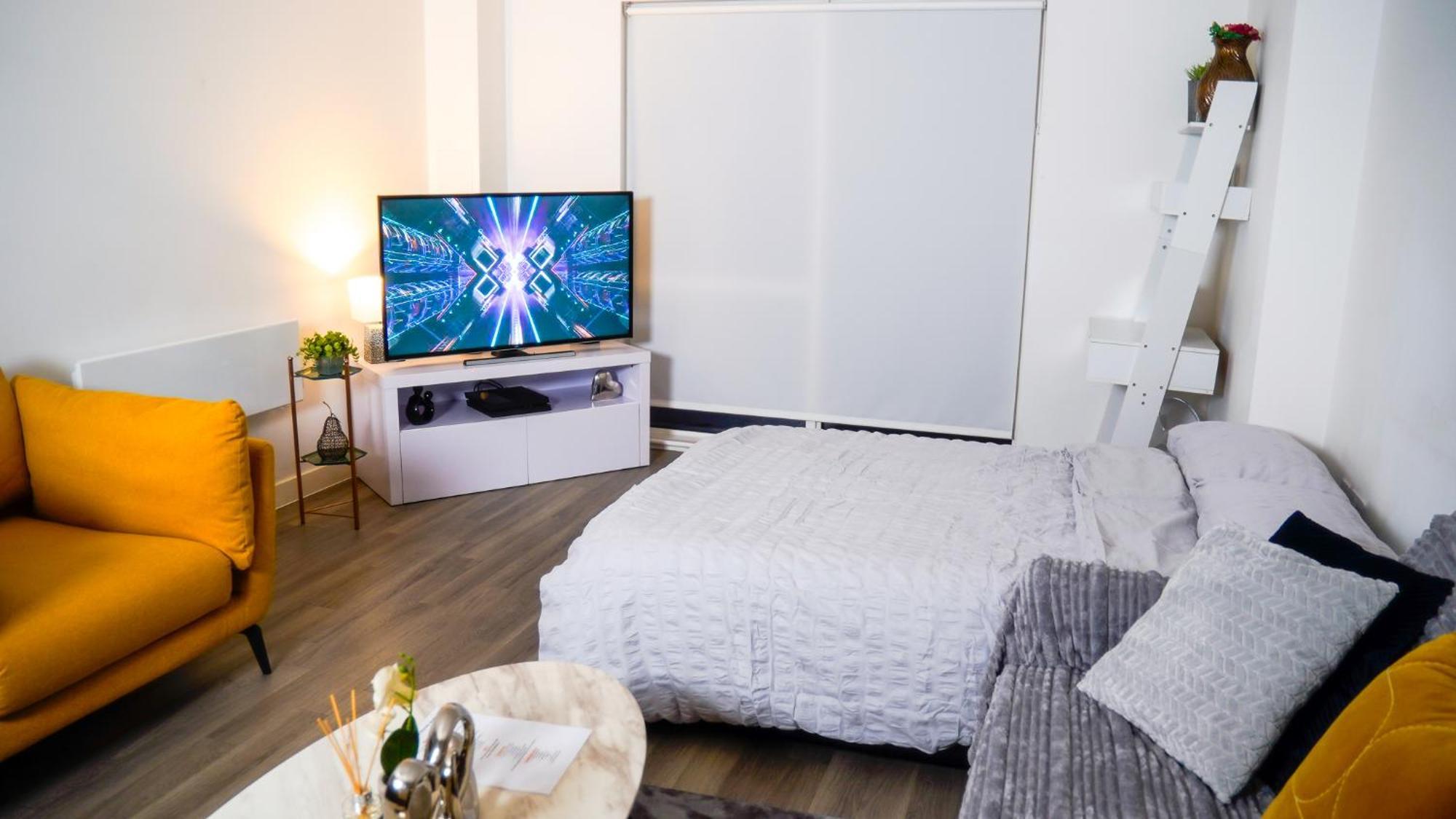 Manchester City Centre Apt With Balcony & Free Parking - Including Free 1-Hour Early Check-In For Bookings In June, Justeat Voucher For 2-Night Stays Minimum! Ngoại thất bức ảnh